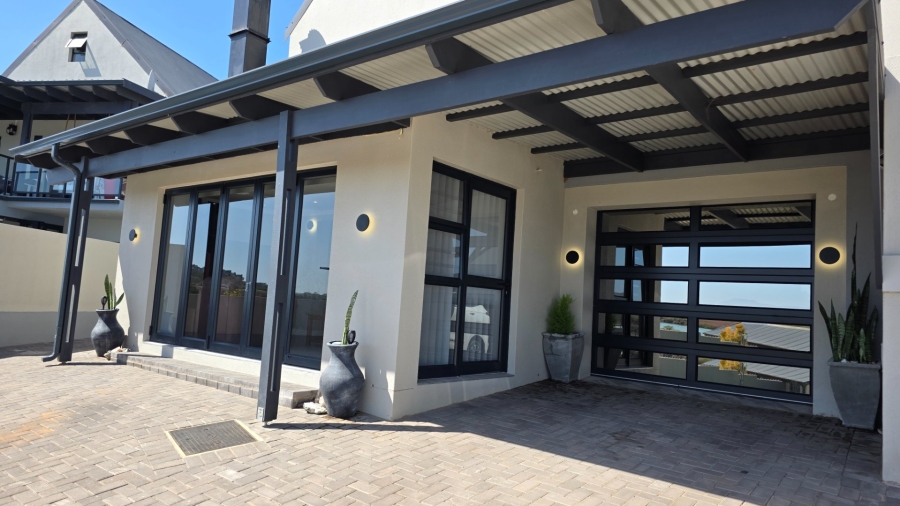 3 Bedroom Property for Sale in Hartenbos Central Western Cape